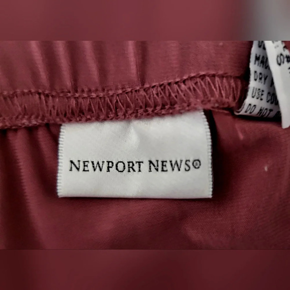 Newport News - Polyester/Spandex - Blush Tone Skirt - Elastic Waistband- Size S - Picture 3 of 5